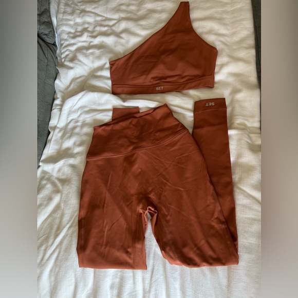 SET Active Other - Set Active Workout Set (Leggings + Sports Bra)